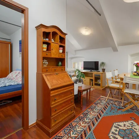 Dida I Nonna Piazza View Apartment