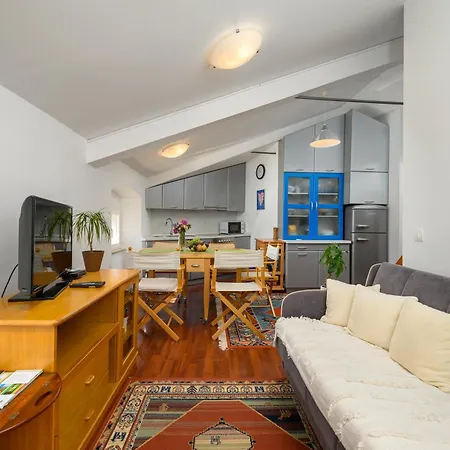 Apartment Dida I Nonna Piazza View