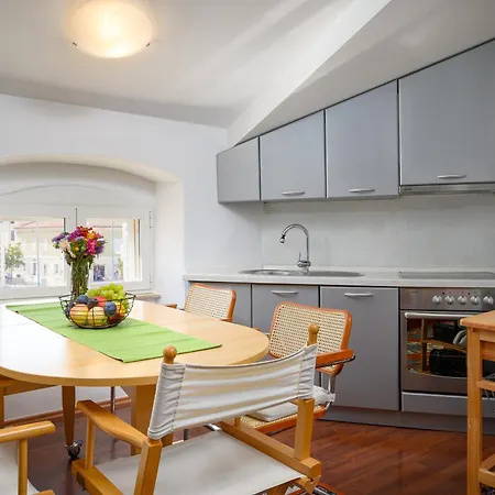 Apartment Dida I Nonna Piazza View