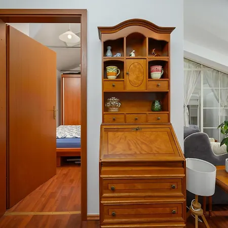 Dida I Nonna Piazza View * 포레치