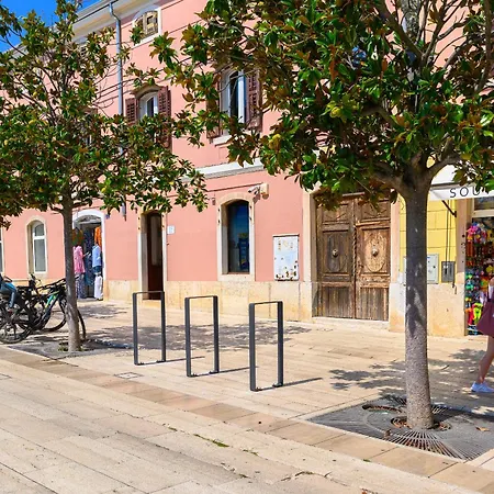 Dida I Nonna Piazza View 아파트 *