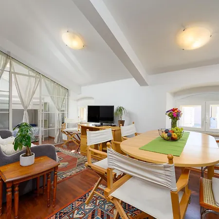 Dida I Nonna Piazza View 아파트 *